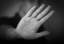 Maltrattamenti a bimbo disabile, pena ridotta in appello per due insegnanti