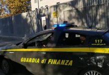 Si finge corriere e consegna un pacco con 11 chili di hashish: maggiore della Finanza fa arrestare uno spacciatore