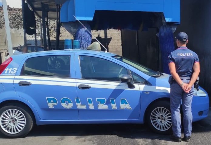 Catania, autolavaggio chiuso